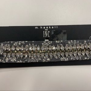 NWT: INC print design choker